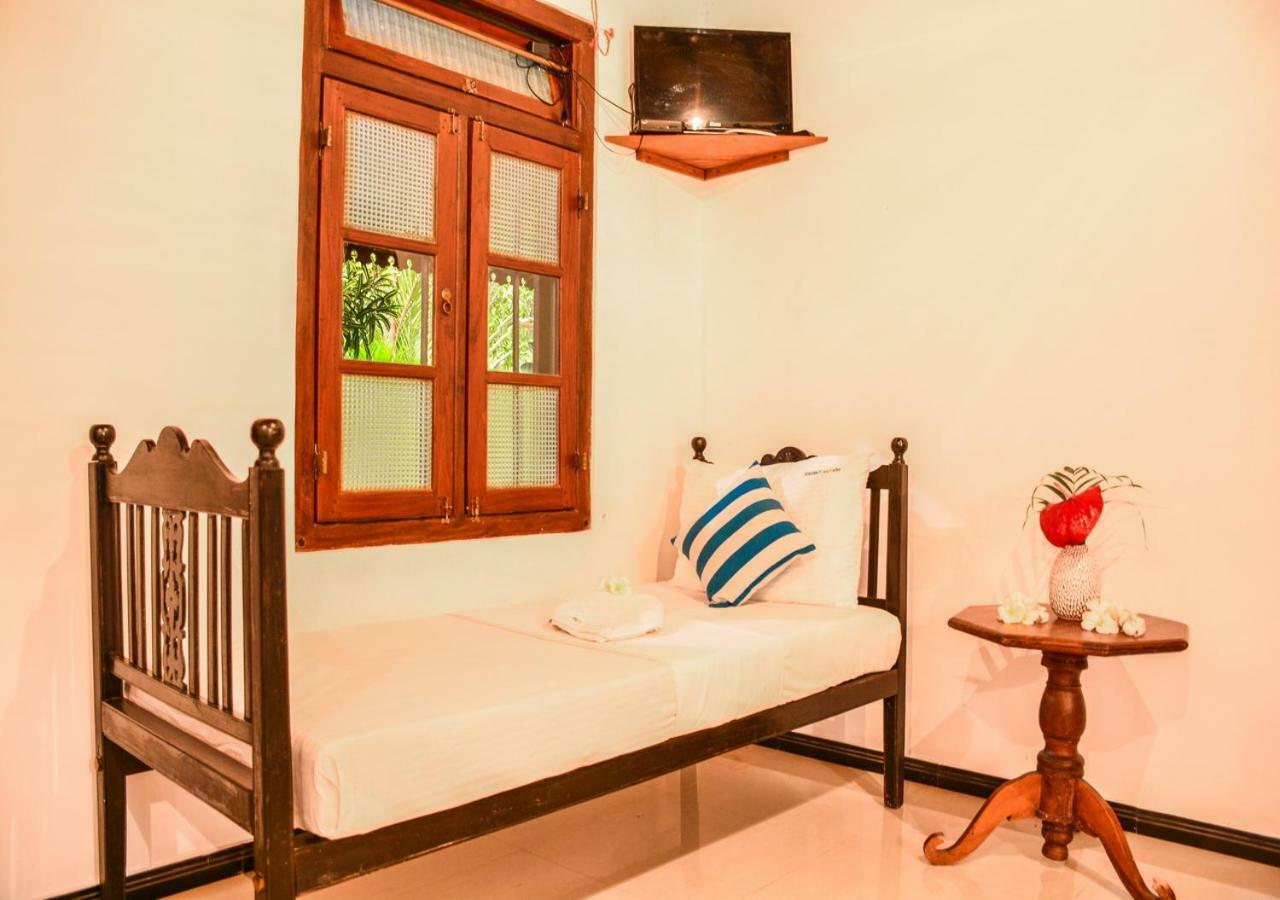 Araliya Gardens Hotel ヒッカドゥワ エクステリア 写真