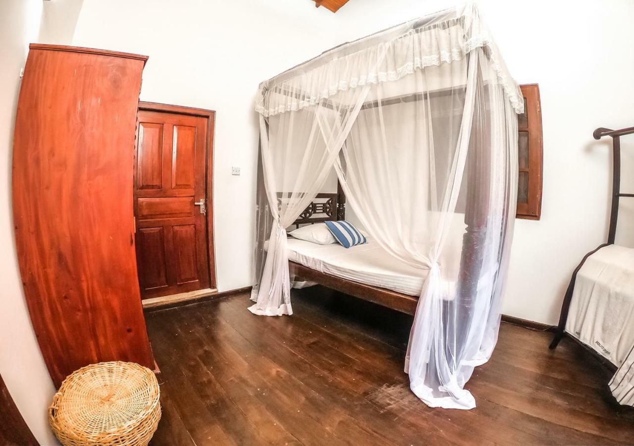 Araliya Gardens Hotel ヒッカドゥワ エクステリア 写真