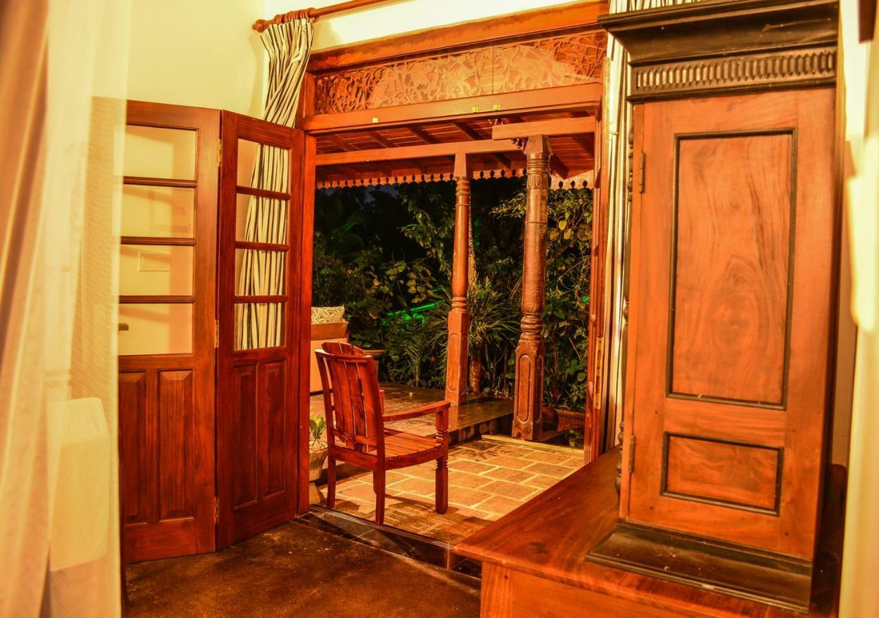Araliya Gardens Hotel ヒッカドゥワ エクステリア 写真