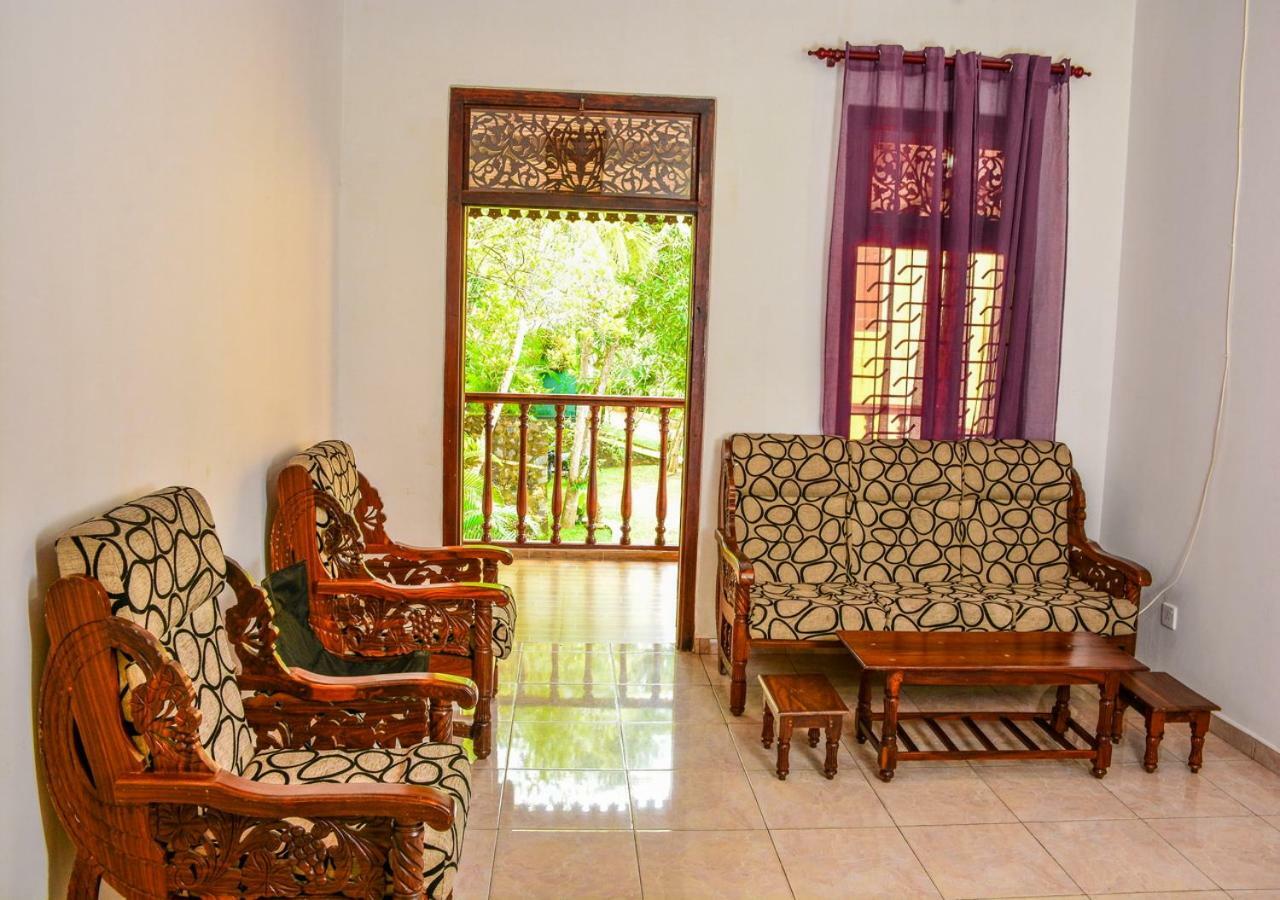 Araliya Gardens Hotel ヒッカドゥワ エクステリア 写真